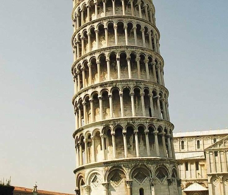 leaning tower of pisa deep dish pizza
